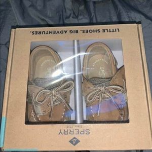 Size 3 Sperrys